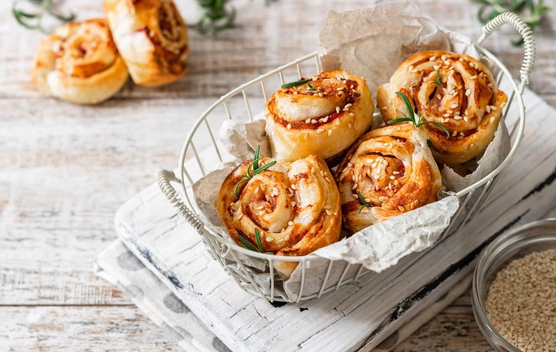 Receta de caracolas de hojaldre y jamón