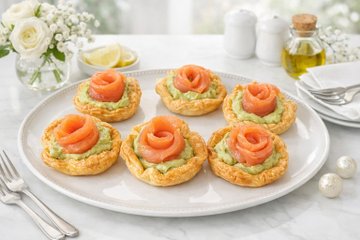Receta Cestitas de hojaldre con rosas de salmón