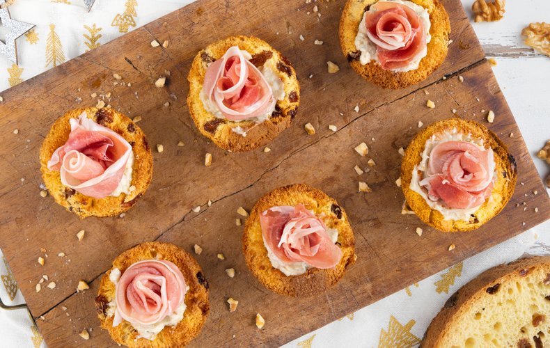 Receta de cestitas de panettone con jamón curado