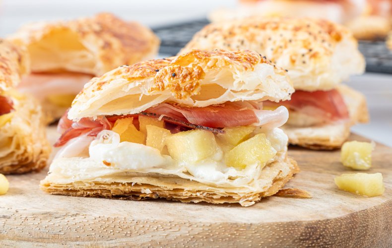 Receta de milhojas de speck, manzana y ricotta