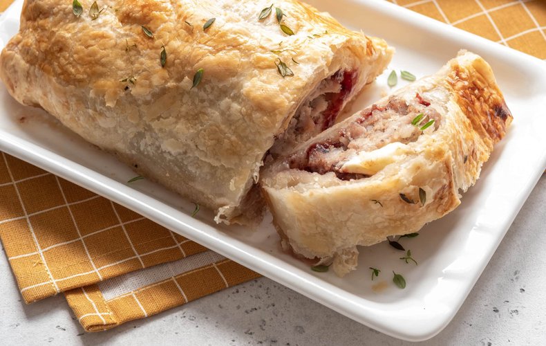 Receta de strudel salado de salchicha y arándanos rojos