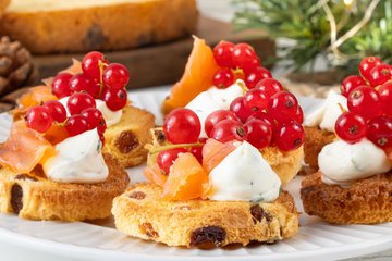 Receta Tostas de panettone y salmón