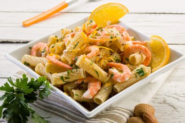 Receta Rigatoni con gambas y naranja