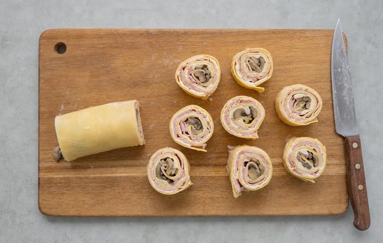 Rollitos de lasaña con jamón y champiñones: paso 6