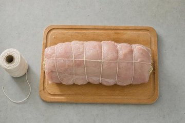 Rollo de pavo asado relleno: paso 5