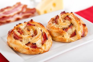 Receta Rosas de hojaldre con bacon y queso