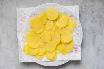 Salmón en costra de patatas: paso 2