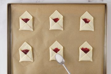 Preparación de los sobres de hojaldre rellenos