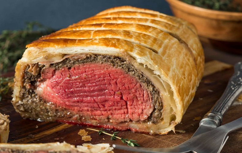 Solomillo Wellington en costra de hojaldre