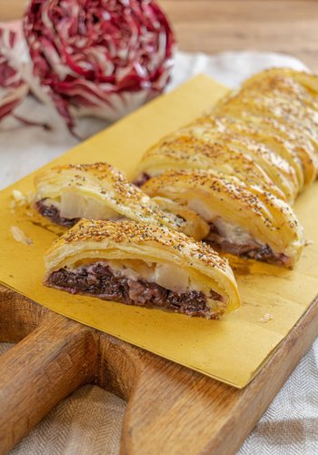 Receta Strudel salado de radicchio rojo, gorgonzola y peras