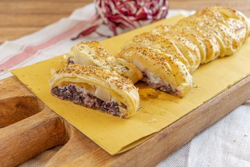 Receta Strudel salado de radicchio rojo, gorgonzola y peras