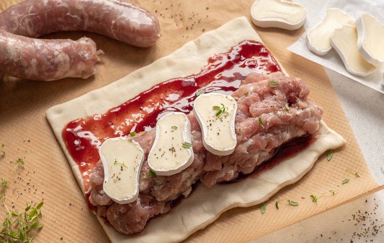 Receta de strudel salado de salchicha y arándanos rojos