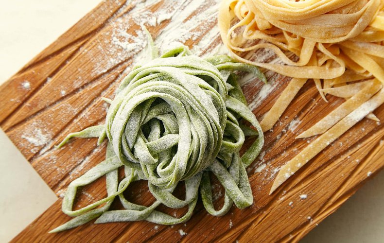 Tagliatelle paja y heno caseras