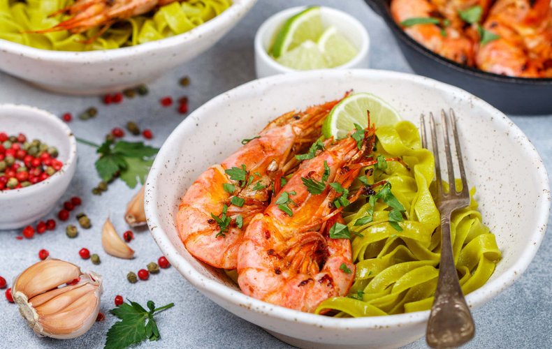 Receta de las tagliatelle verdes con gambas