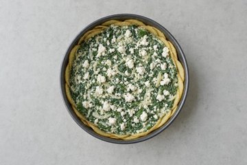 Tarta salada de espinacas y ricotta con costra de patatas: paso 5