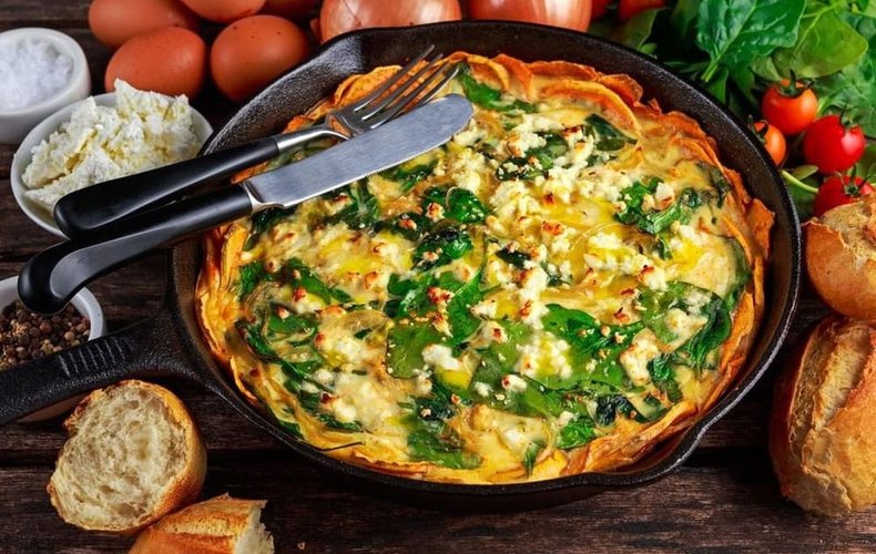 Receta de tarta salada de espinacas y ricotta con costra de patatas