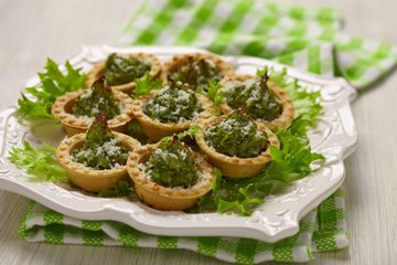 Receta Tartaletas con arbolitos de patatas duquesa y espinacas