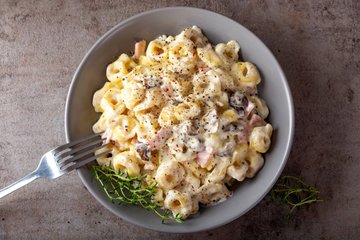 Receta Tortellini con nata, jamón cocido y setas