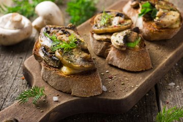 Receta Tostas de champiñones y brie
