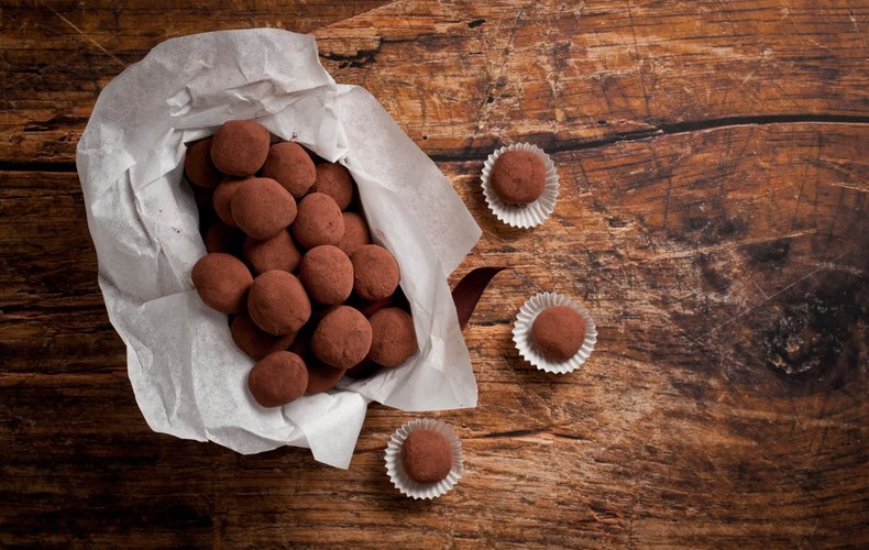 Trufas de chocolate con corazón de avellana